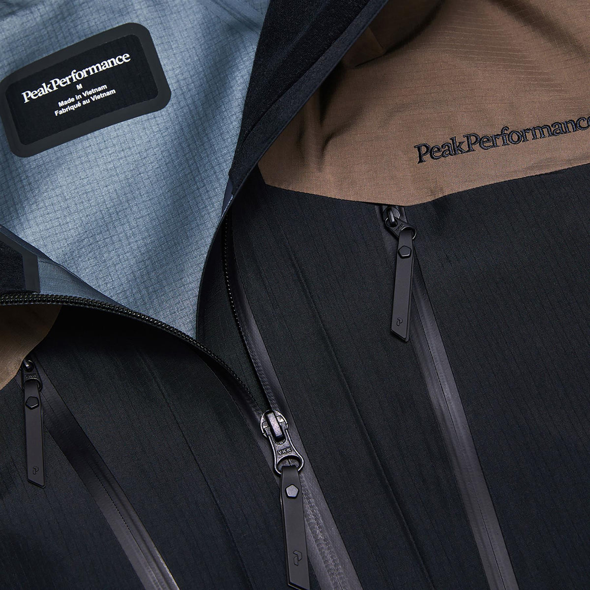 Peak Performance Mens Vertical Gore-Tex Pro Jacket Off Black /Terrain Tan