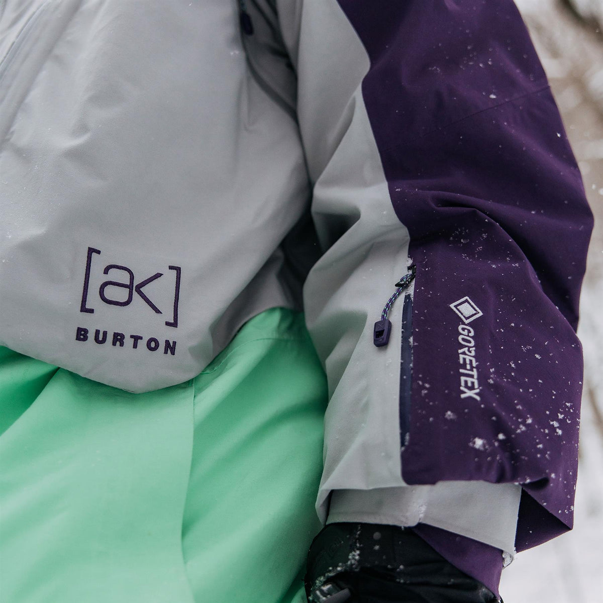 Burton [ak] Swash Insulated GORE-TEX 2L Mens Jacket Nightshade Purple/Apparition Gray/Green