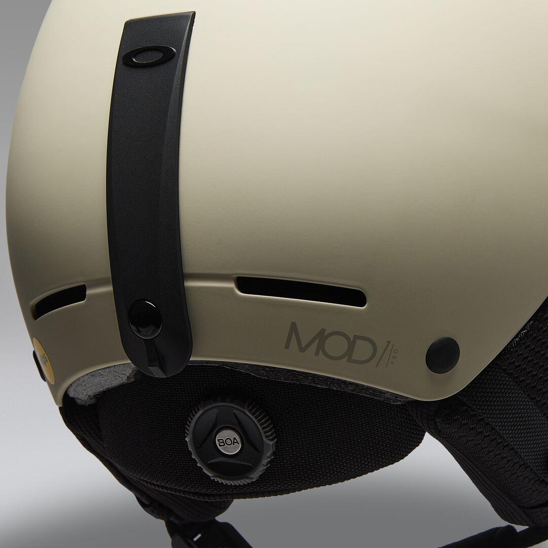 Oakley MOD1 Pro MIPS Ski + Snowboard Helmet Sand