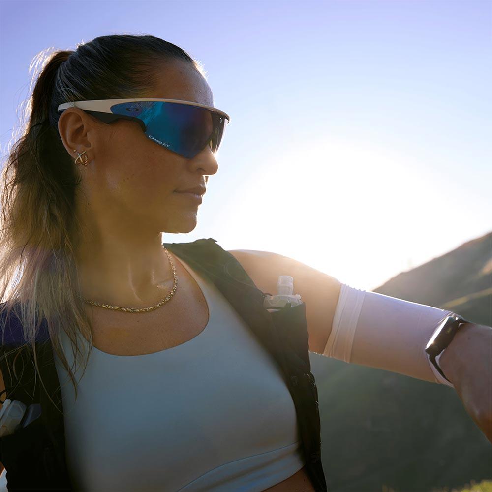 Oakley Meta Vanguard AI Sunglasses White - Prizm Sapphire Lenses